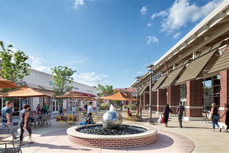 factory outlet mall chicago area